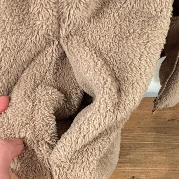 Uniqlo Women's Teddy Zip-Up Jacket in Beige - Picture 3 of 6